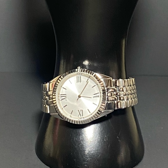 Men’s Watch - Picture 3 of 3